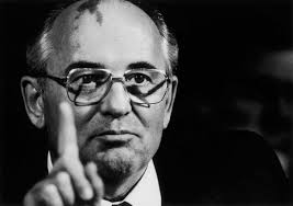 Muere Gorbachov,  el político que derrumbó  el totalitarismo comunista ruso